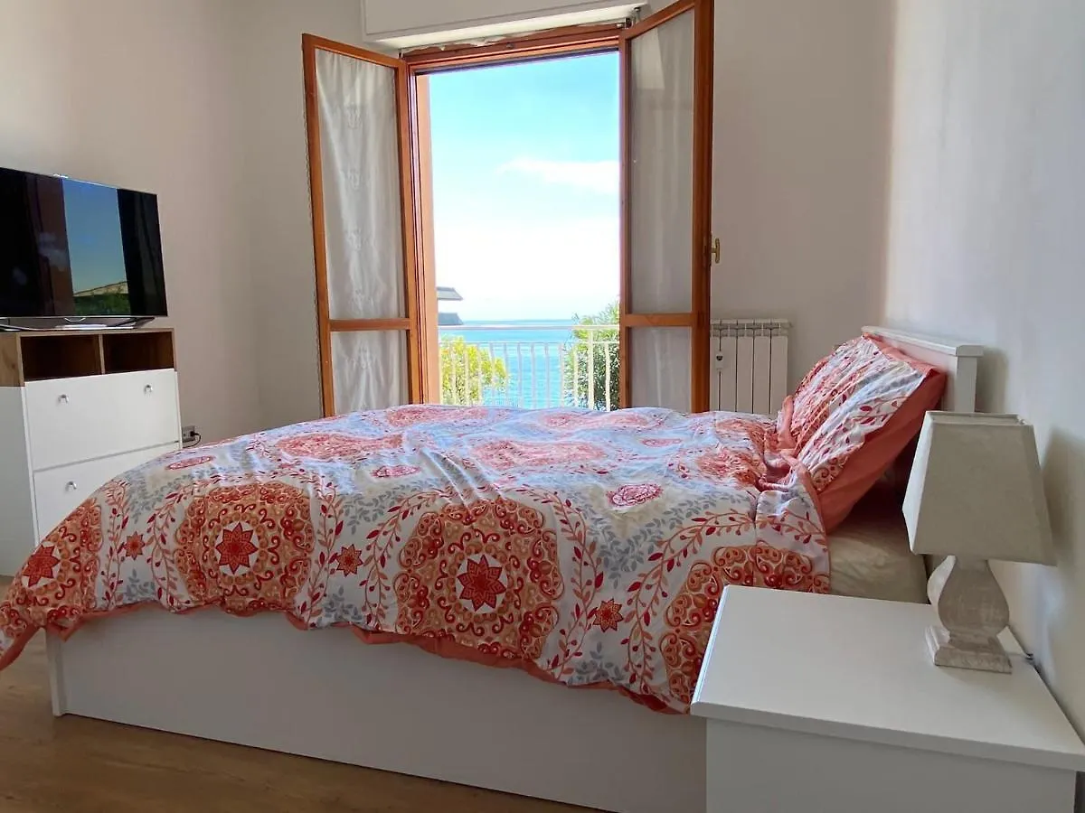 Cogoleto Apartment