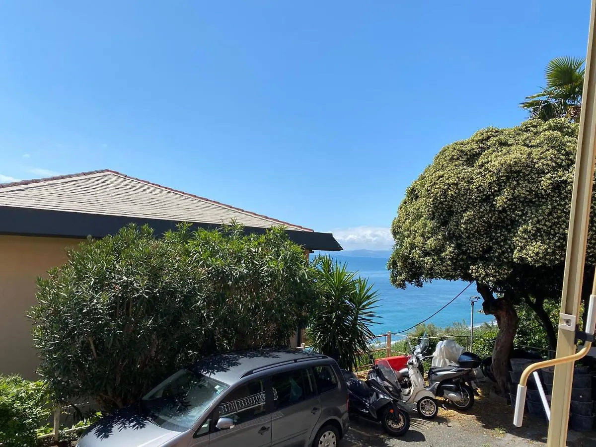 Cogoleto Apartment